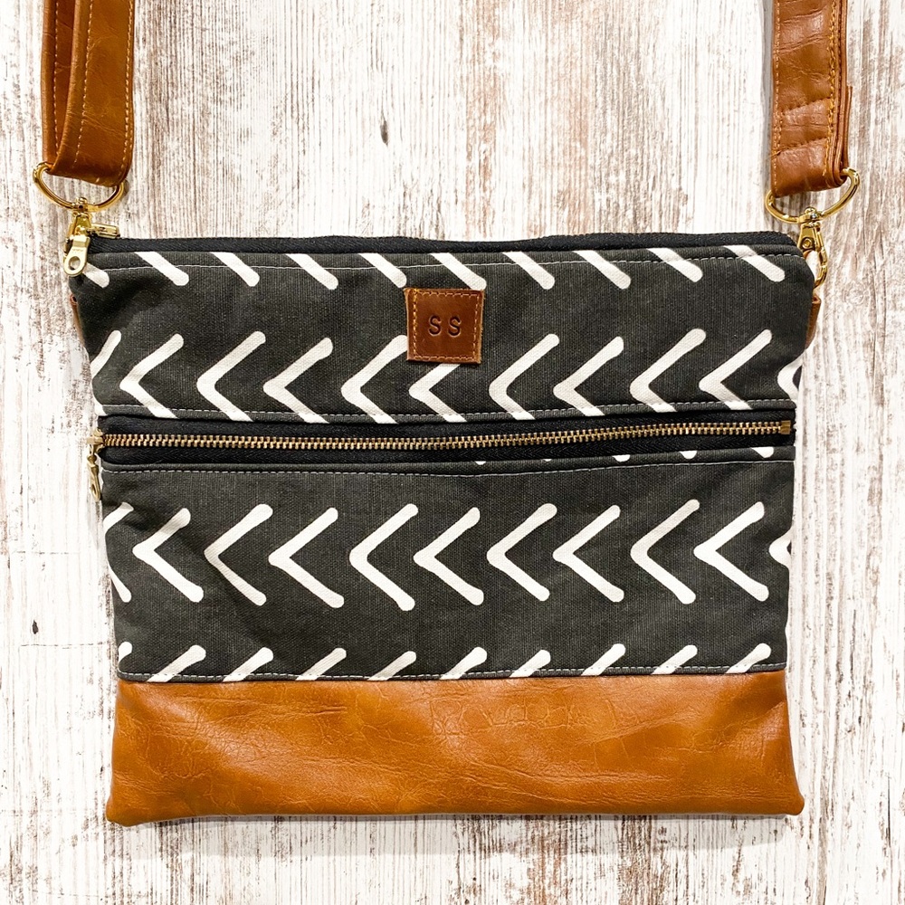 Black & White MudCloth White Arrow Crossbody Bag